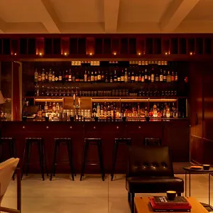 Arlo Nomad New York